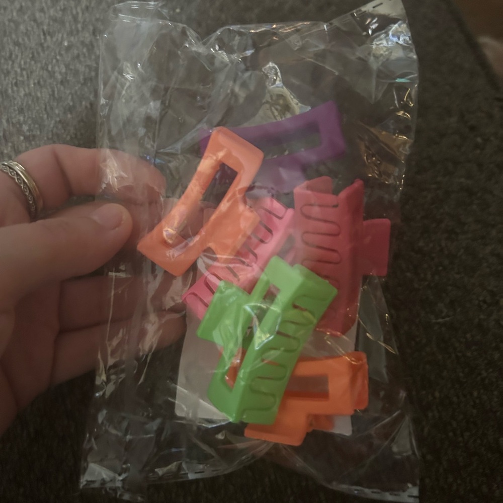 Colorful Kids Hair Clips Set - Picture 6 of 7